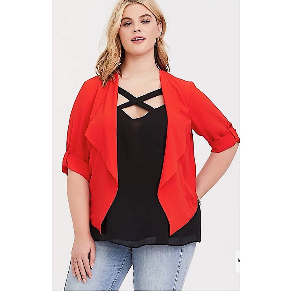 TORRID RED CREPE BLAZER SIZE 4